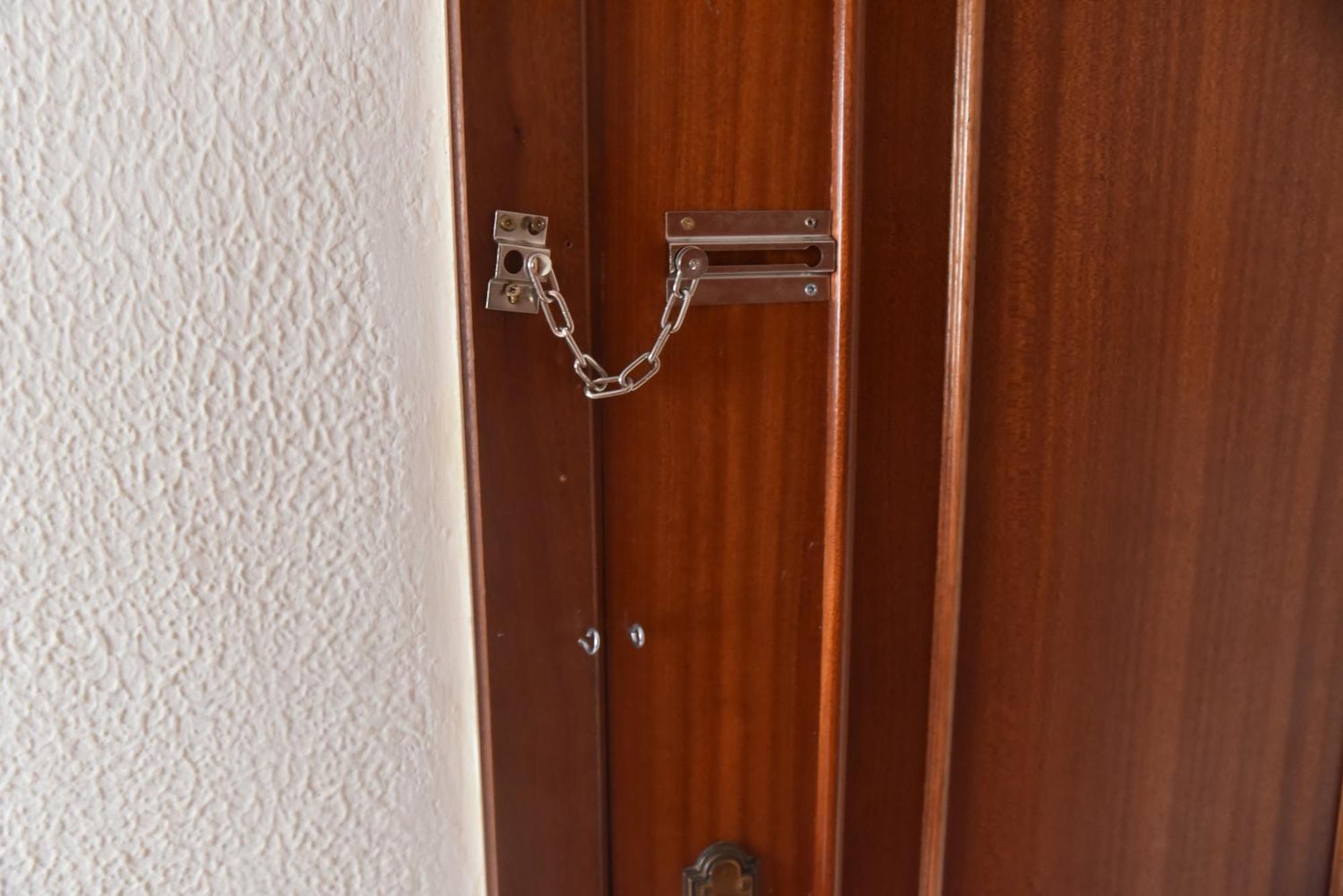 Grosses Modernes Zimmer "Silber" Fuer 2 Personen Und Katzenliebhaber Valencia Exterior photo