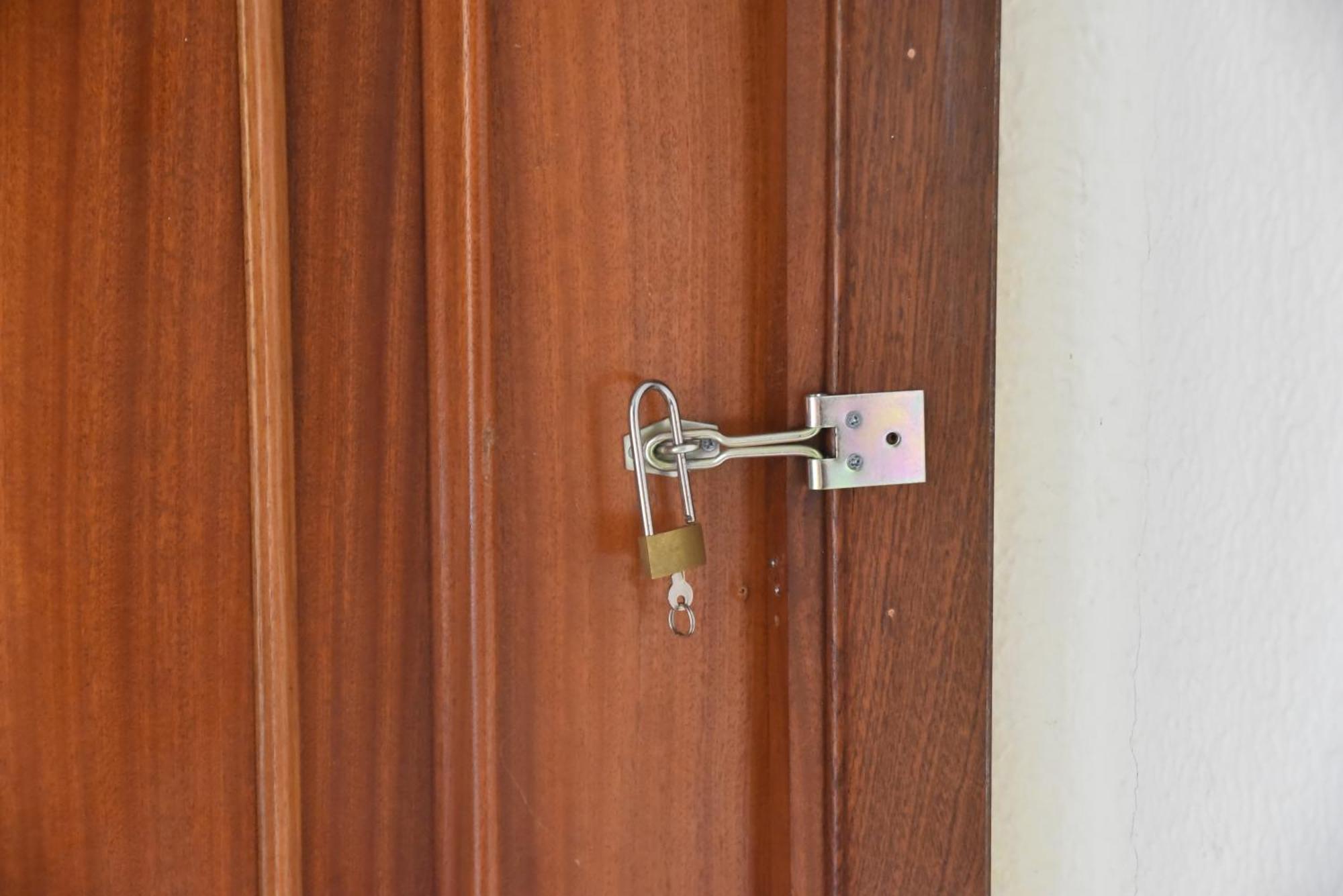 Grosses Modernes Zimmer "Silber" Fuer 2 Personen Und Katzenliebhaber Valencia Exterior photo