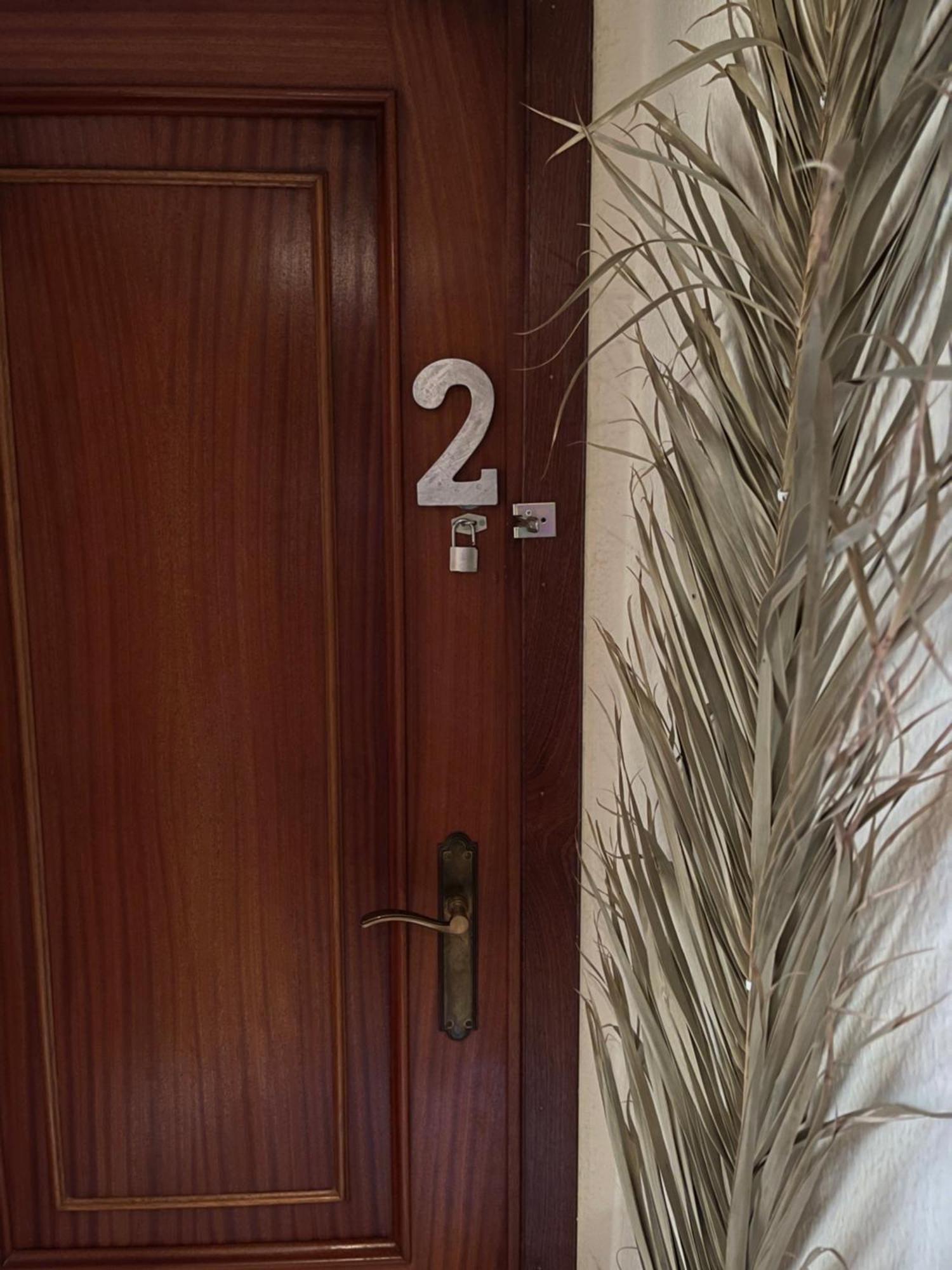 Grosses Modernes Zimmer "Silber" Fuer 2 Personen Und Katzenliebhaber Valencia Exterior photo